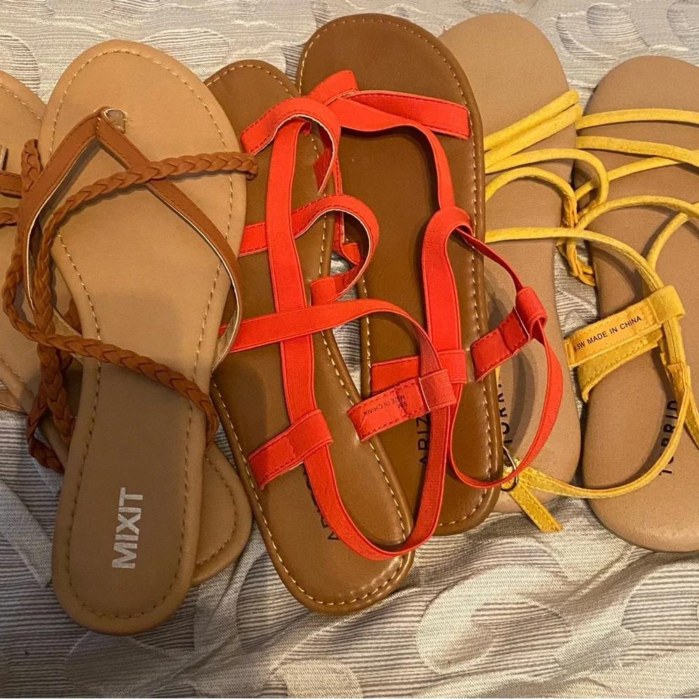 Sandal bundle 9.5 - Picture 1 of 5